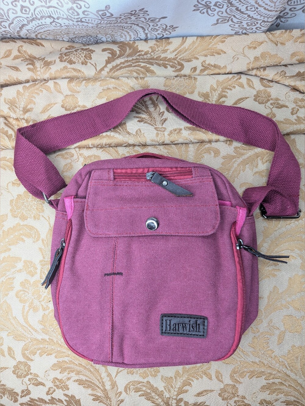 NWOT Harwish Pink Canvas Adjustable Strap 7 Pocket Cross Body Travel Bag Purse